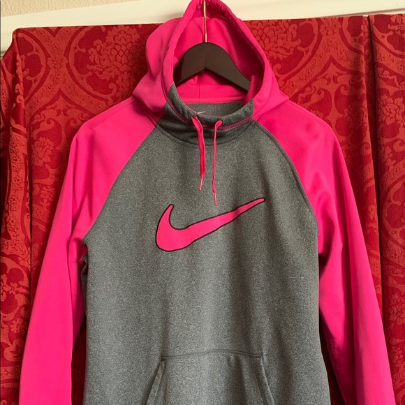Nike Jackets & Blazers - Nike sweatshirt